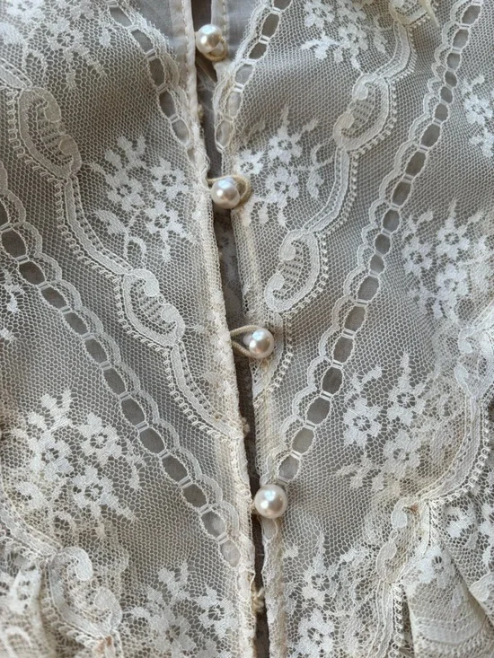 Vintage Victorian-Inspired Blouse - Picture 4 of 11